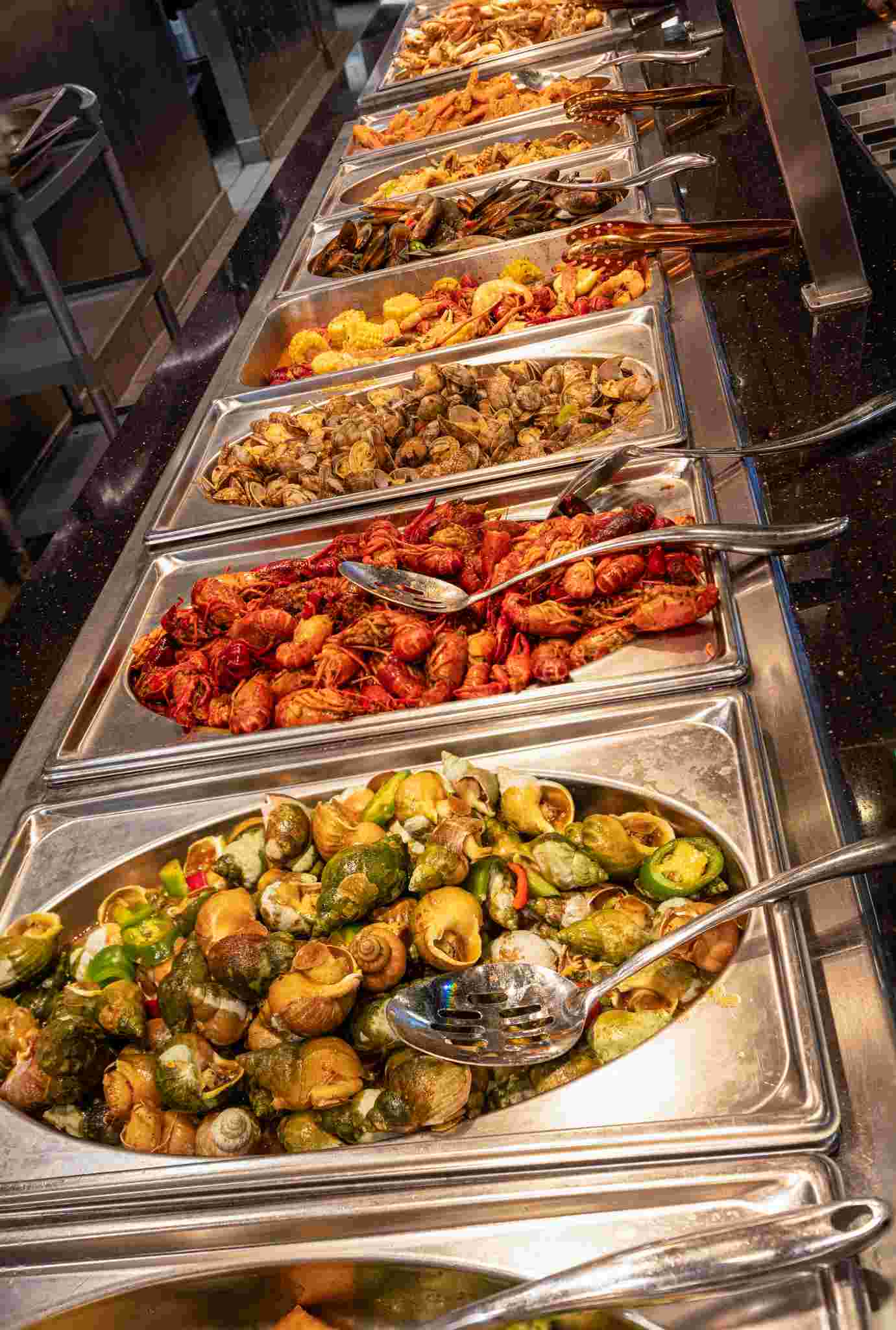 Mussels and seafood platter